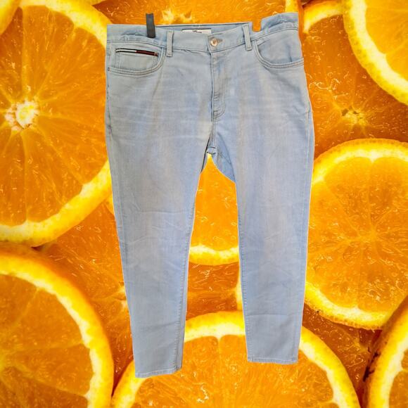 Tommy Hilfiger Light Wash Tapered Jeans Size 36x34‎ - Picture 1 of 7